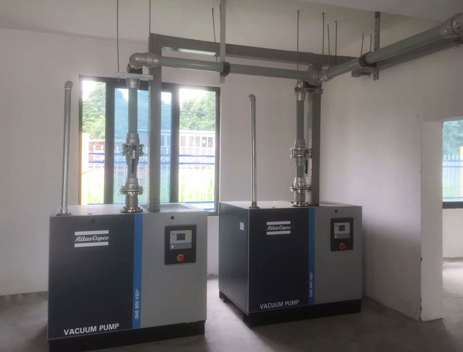 What are the characteristics of low temperature vacuum pipes?